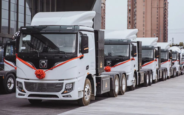 “綠”見(jiàn)安徽！百臺(tái)徐工新能源牽引車強(qiáng)勢(shì)入駐