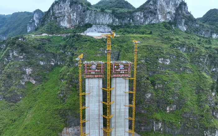 ?塔立山河！徐工塔機挑戰(zhàn)“世界之最”