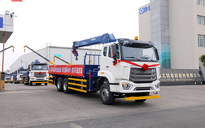 徐工SQS250隨車起重機批量發(fā)車，助力 “一帶一路” 沿線基建騰飛